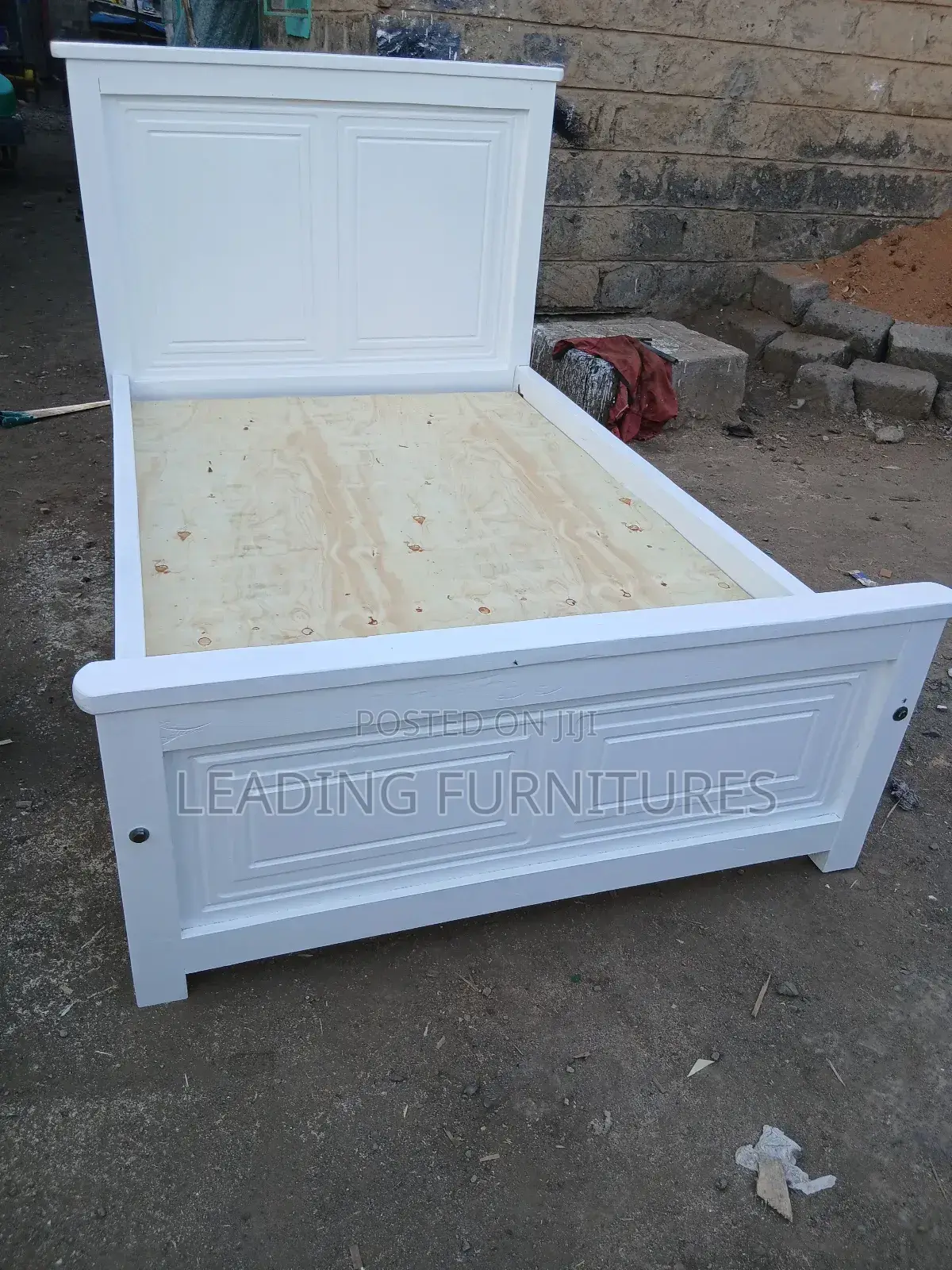 Bed 4x6 White Bord
