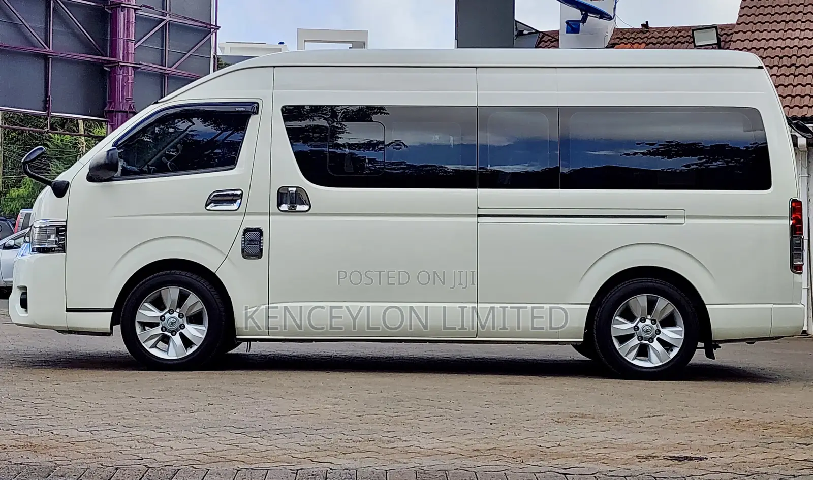 Toyota HiAce 2019 White