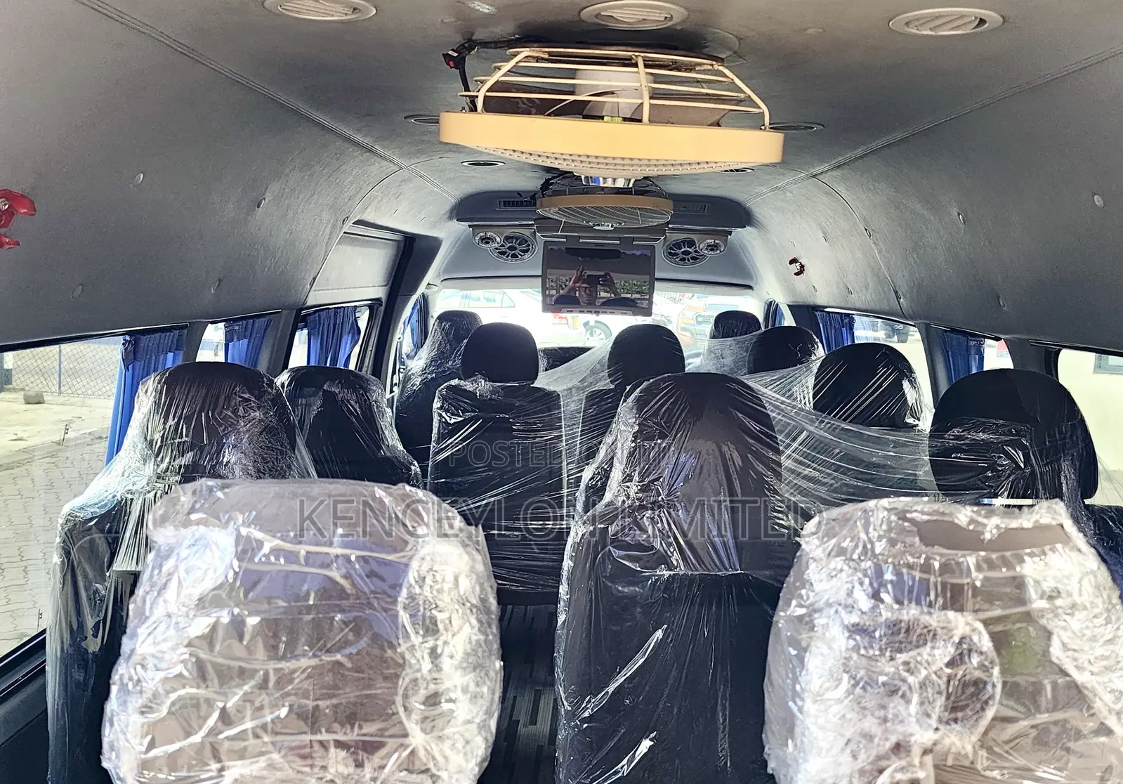 Toyota HiAce 2019 White