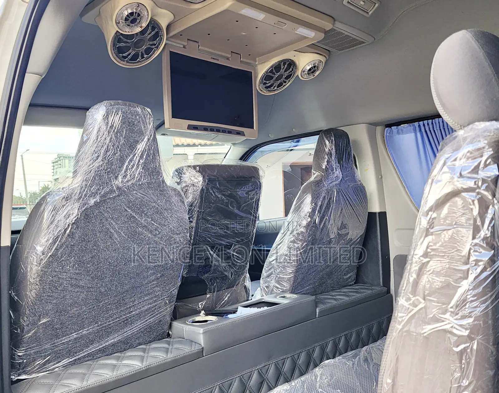 Toyota HiAce 2019 White