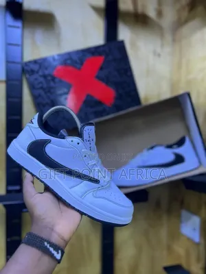 Nike Air Jordan 1 Low Travis Scott Sneakers