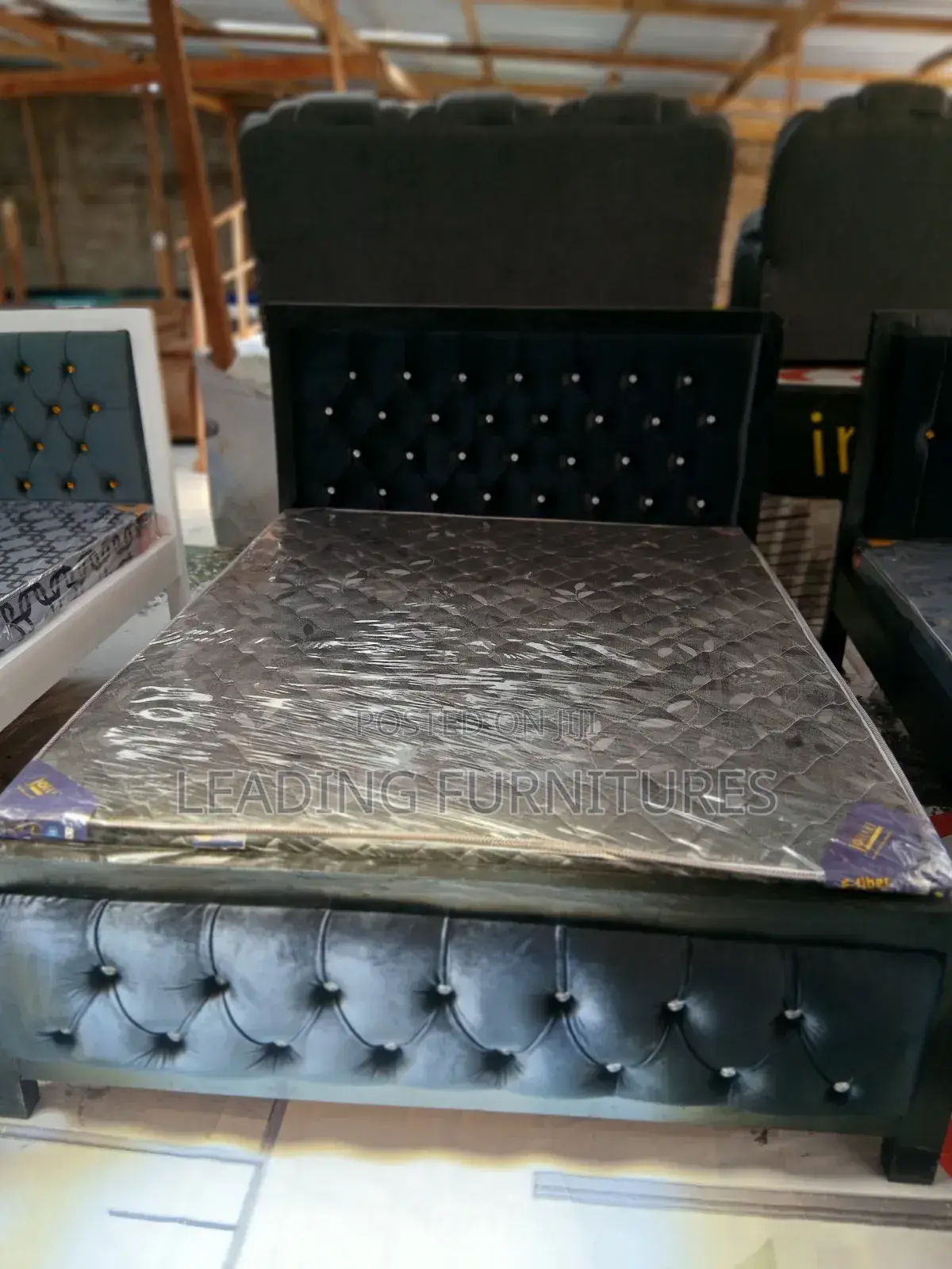 5x6 Black Mocket Bed