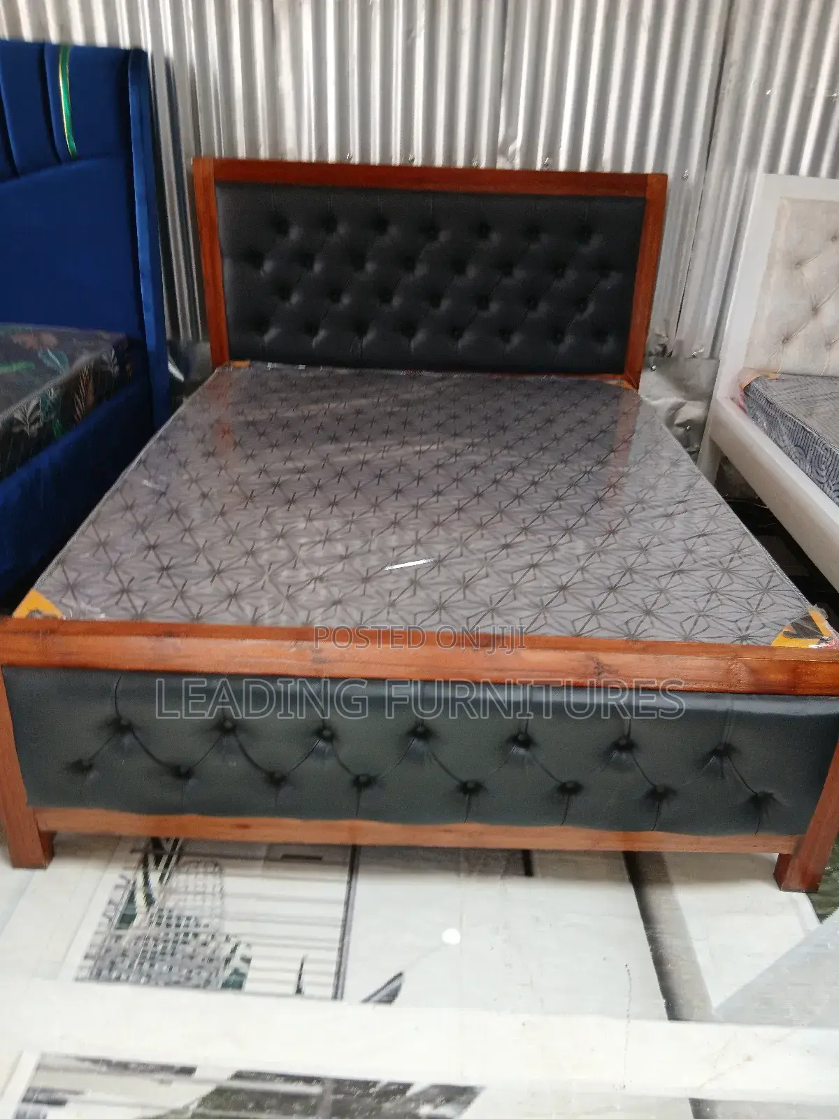 5x6 Black Mocket Bed