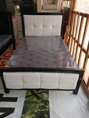 4x6 White Black Bed