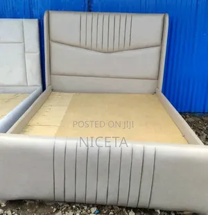 Chester Leather Made 5by6bed .