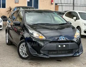 Toyota Aqua 2018 Gray