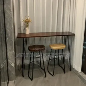 Wooden Metallic Restaurant Stools
