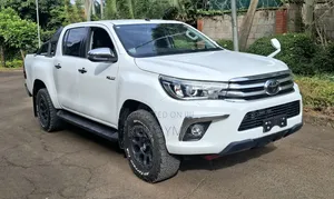 Toyota Hilux SR5 4x4 2018 White