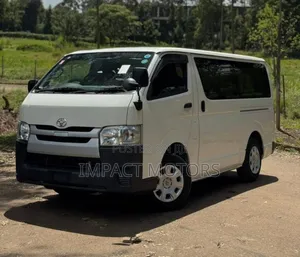 Toyota HiAce 2019 White