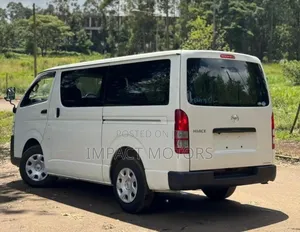 Toyota HiAce 2019 White