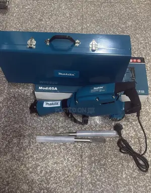 Makita Demolisher 2600w