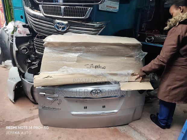 Toyota Vanguard Boot