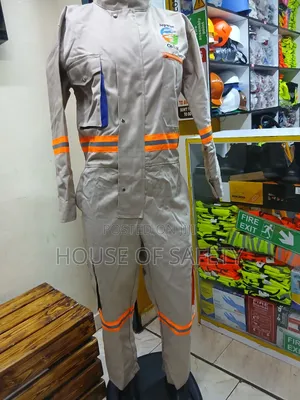 Cargo Pocket Overall Practical Solutions for Carrying Tools