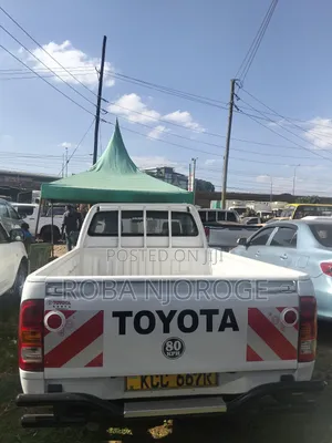Toyota Hilux 2.5 D-4D SRX 2009 White