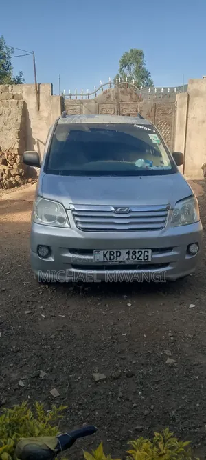 Toyota Noah 2006 Silver
