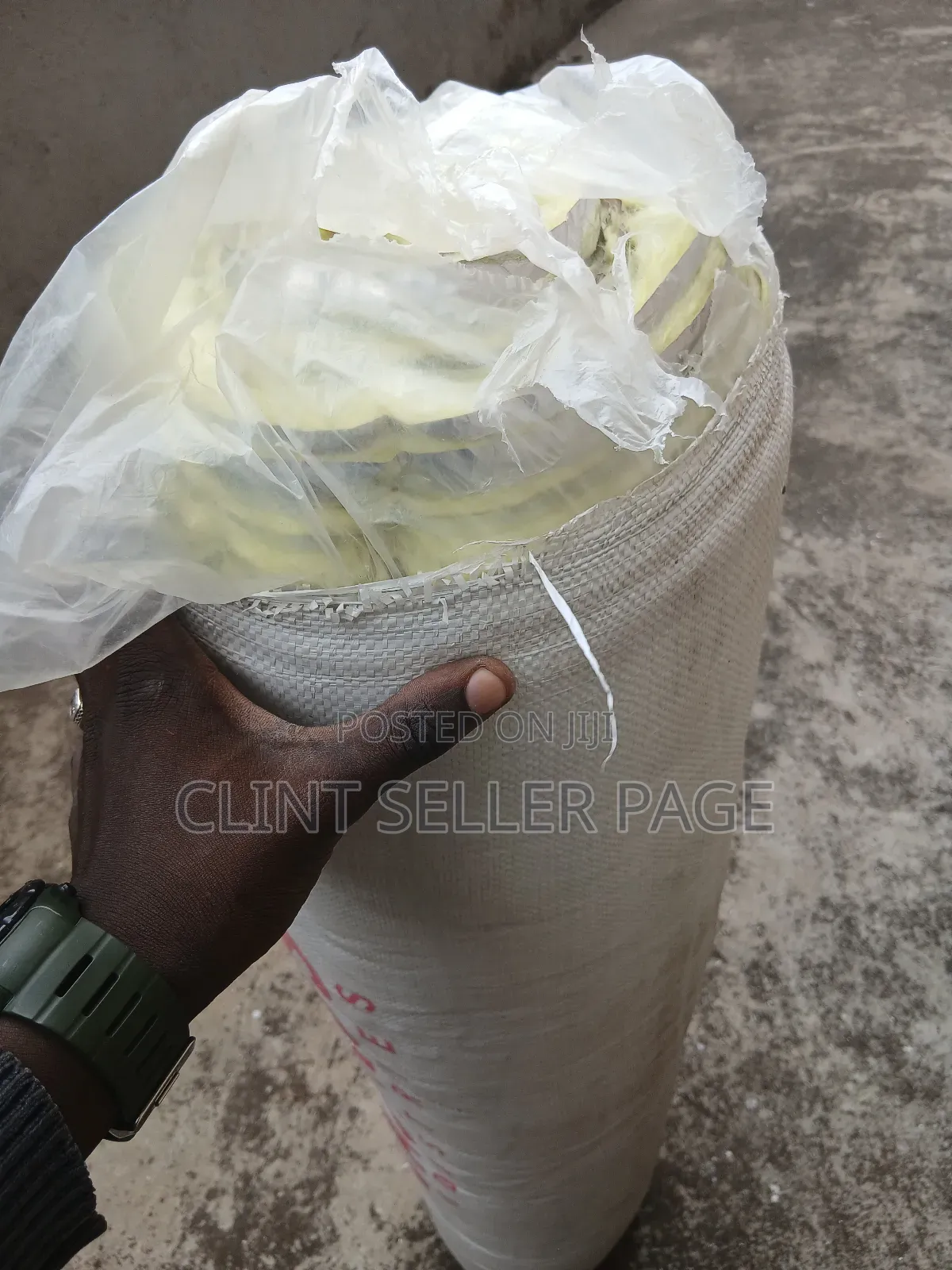 Glass Wool Insulation Roll (Silver One End)