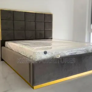 Gold Edge Ribboned Chester Bed