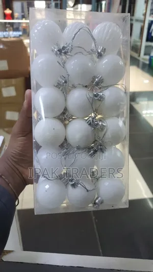 *36pc Set Christmas Bubbles*

-Size: 4cm