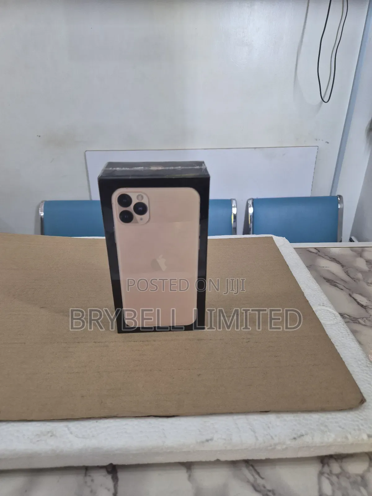 New Apple iPhone 11 Pro Max 256 GB Gold