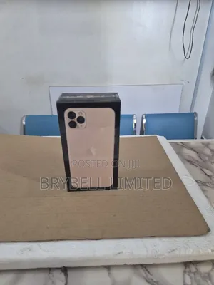 New Apple iPhone 11 Pro Max 256 GB Gold