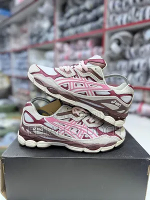 Asic Gel “Nyc” Cream/Sweet Pink
Sizes 37,38,39,40,41,42,43,44,45