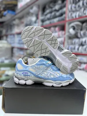 Asic Gel “Nyc”Blue/White
Sizes .37,38,39,40,41,42,43,44,45
