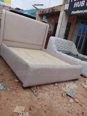 Plain Chester Bed