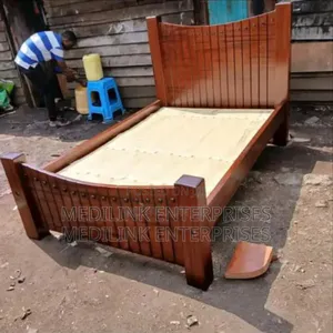 Lowya Design Queen Sized Bed