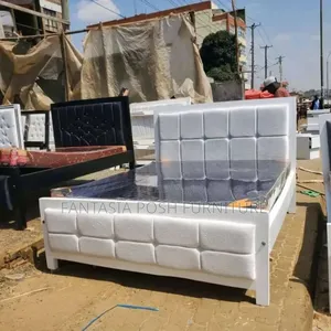 4x6 White Padded Mocket Bed