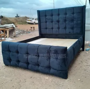 Box Buttoned Chester Bed