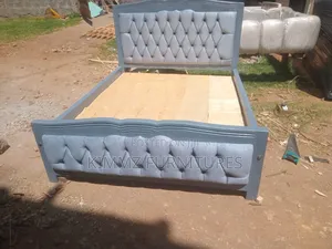 M-Shaped Mocket Bed
