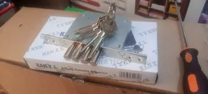 Dead Lock Four Pin.