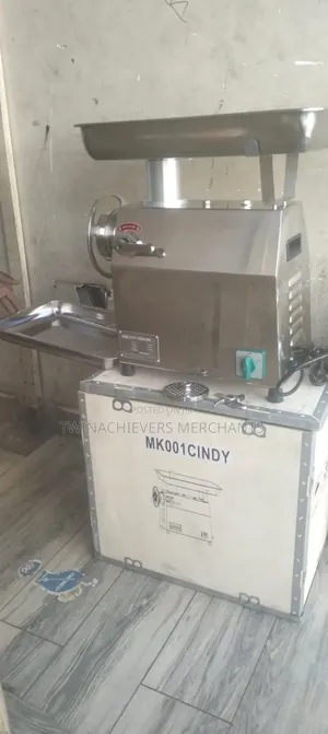 Commercial Electric Meat Mincer With Reverse M32