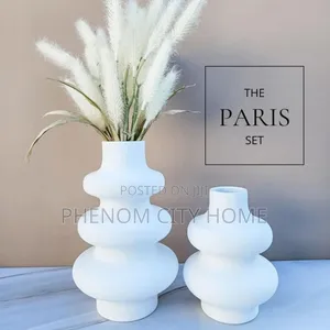 Classic Spiral Plastic Flower Vase