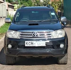 Toyota Fortuner 3.0 D AWD 2010 Black