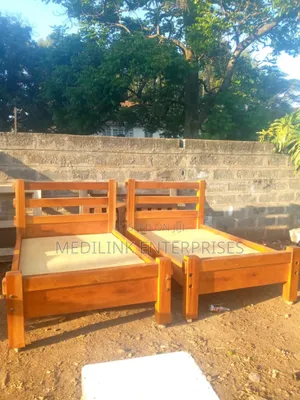 Wooden Mahogany 5*6 Beds