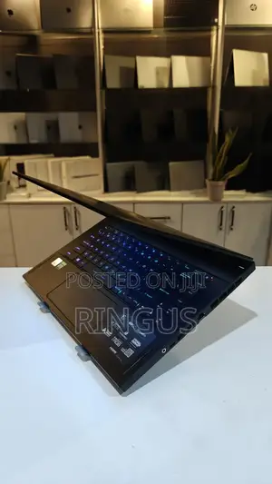 Laptop MSI GS63 Stealth 8RE 16GB Intel Core I7 SSD 1T