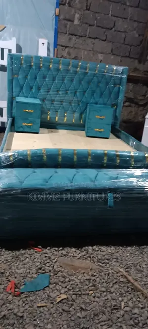 Ribboned Chester Bed With Side Drawers And Ottoman