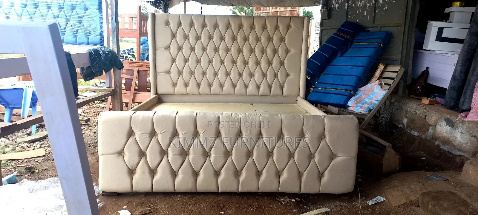 5x6 Bage Buttoned Chester Bed