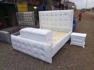 5x6 White Chester With Ottoman and Side Drawers
