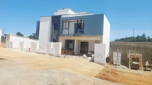 5bdrm Townhouse/Terrace in Thogoto for sale