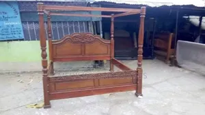 6*6 King Sized Walnut Mahogany Bed
