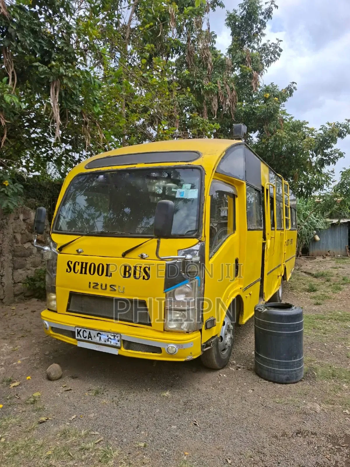 Isuzu NQR 2014 Yellow
