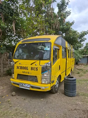 Isuzu NQR 2014 Yellow