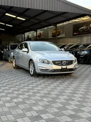 Volvo S60 2018 Silver