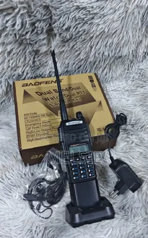 Baofeng Uv-82 Walkie-Talkie Radiodual-Band Handheld Transceiver