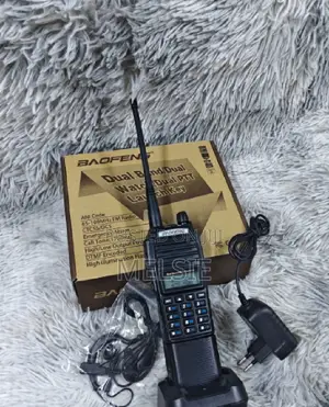 (Baofeng Uv-82 Dual Band Handheld Transceiver Walkie Talkie - 8-10 Km)