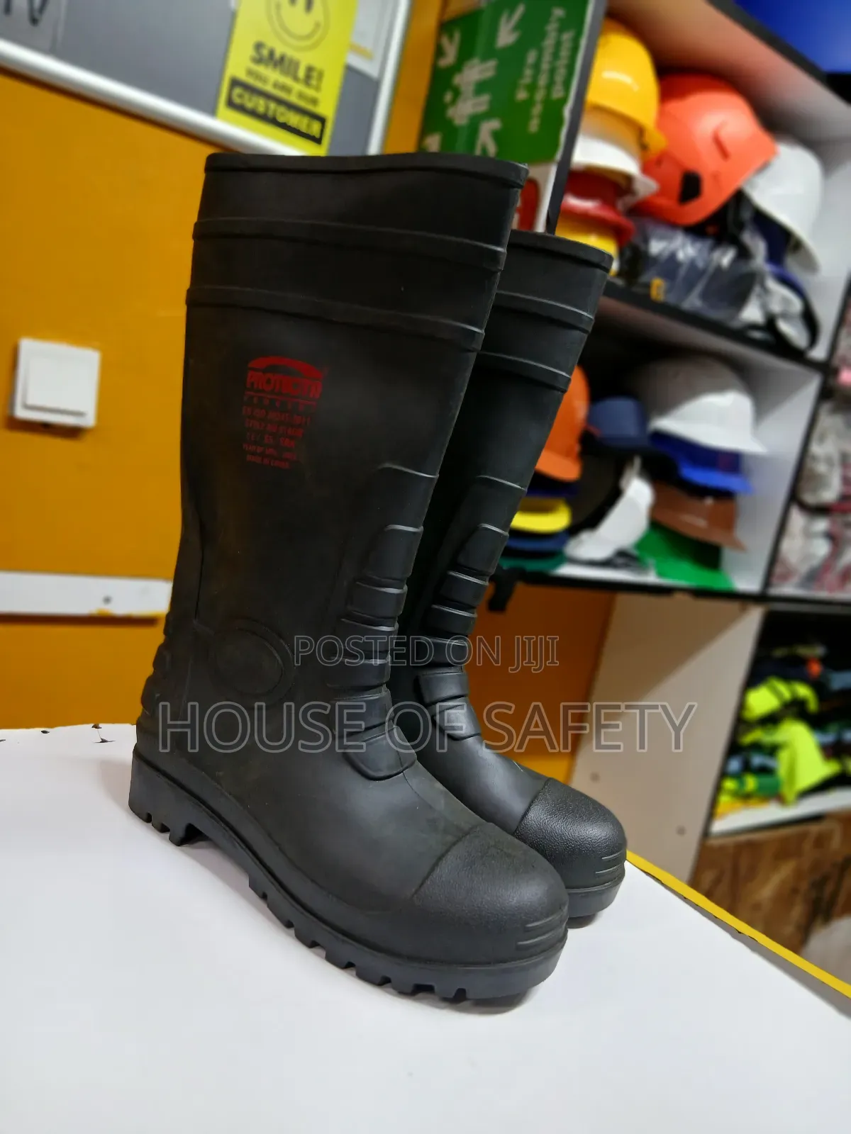 Unique Features Steel Toe Gumboot in Black