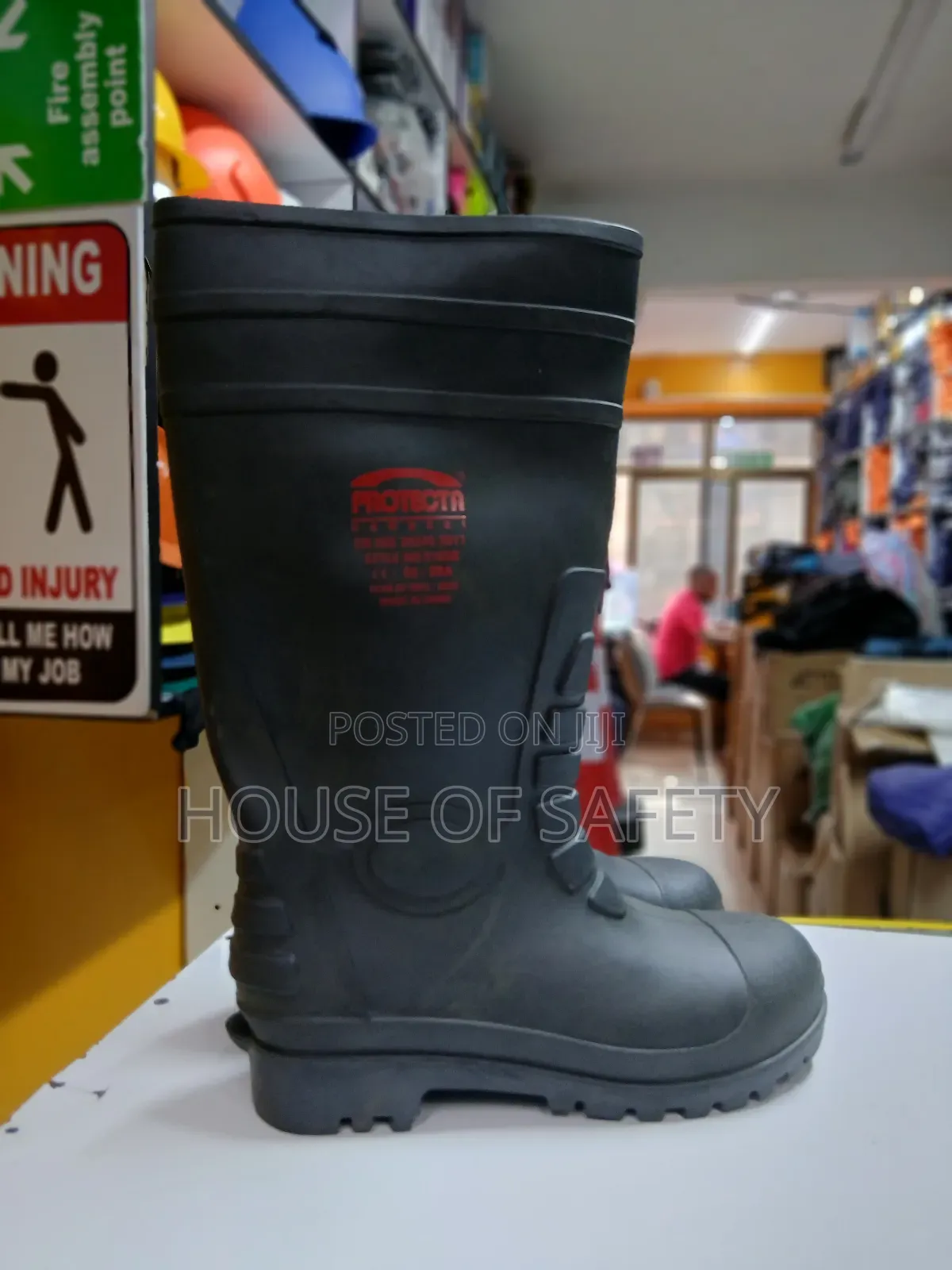 Unique Features Steel Toe Gumboot in Black