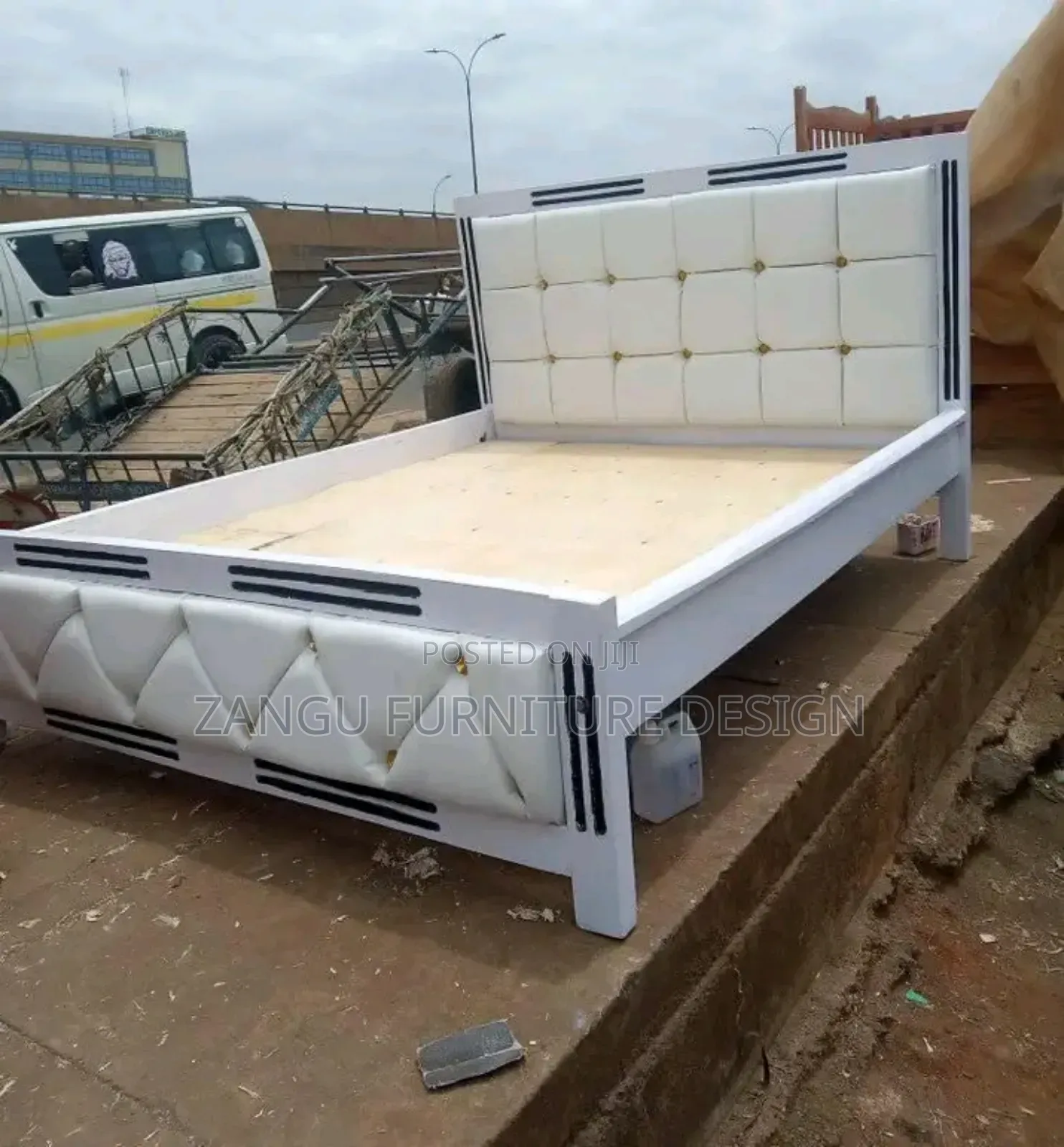 Modern-Thinking Mocket Beds on Special Offers !!